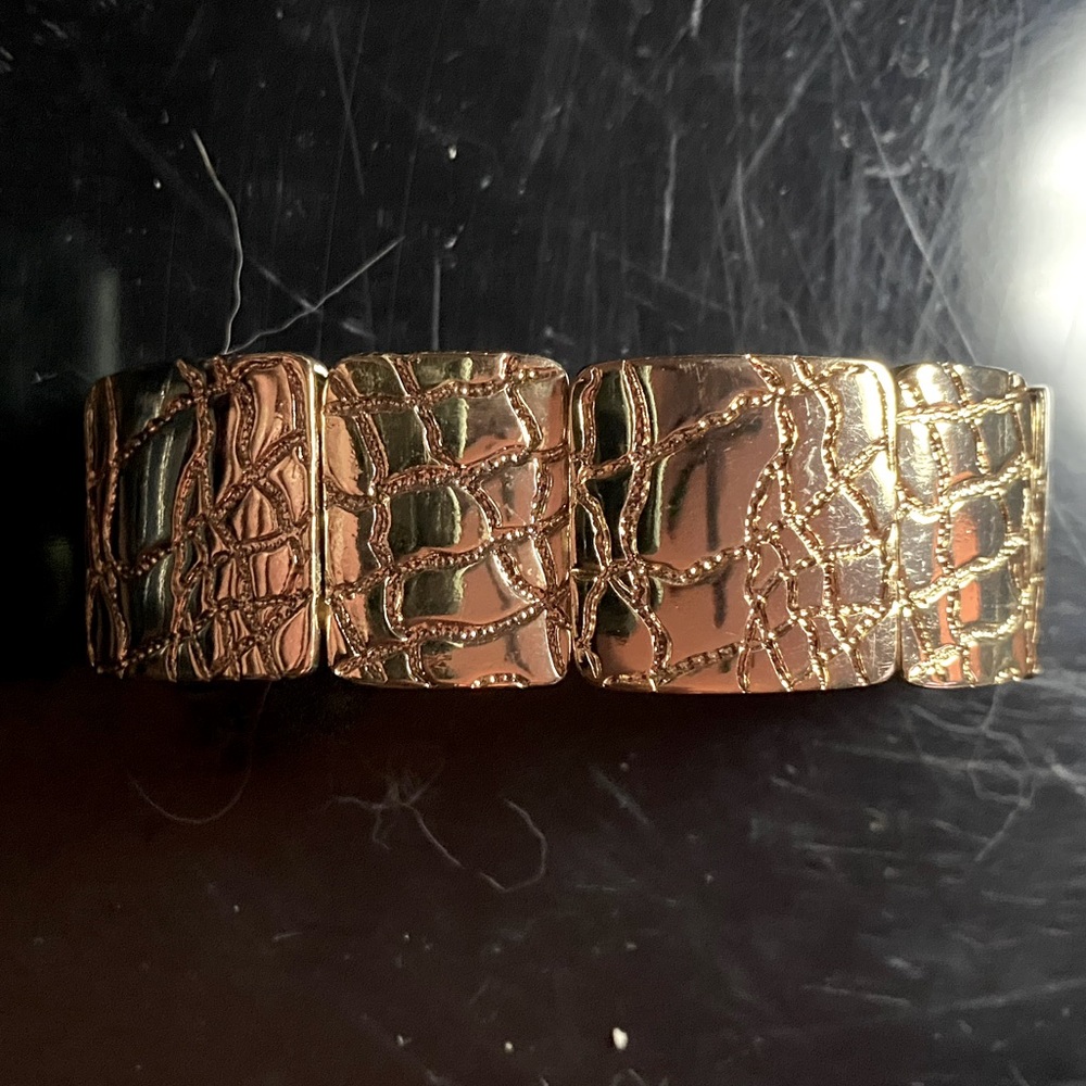 Gold bracelet